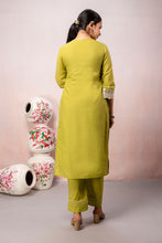 Floral Embroidery 3Pcs Straight Kurta Set