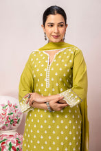 Floral Embroidery 3Pcs Straight Kurta Set