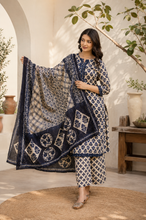 Navy Blue Floral Printed Kurta Set