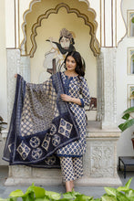 Navy Blue Floral Printed Kurta Set