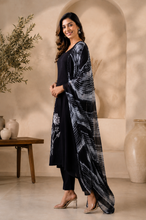 Black Floral Embroidered Kurta Set