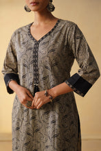 Black Straight Kurta Set with wide-leg trouser