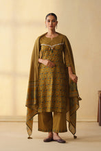 3Pcs Suit with Traditional Charm