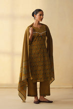 3Pcs Suit with Traditional Charm