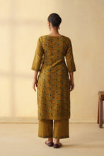 3Pcs Suit with Traditional Charm