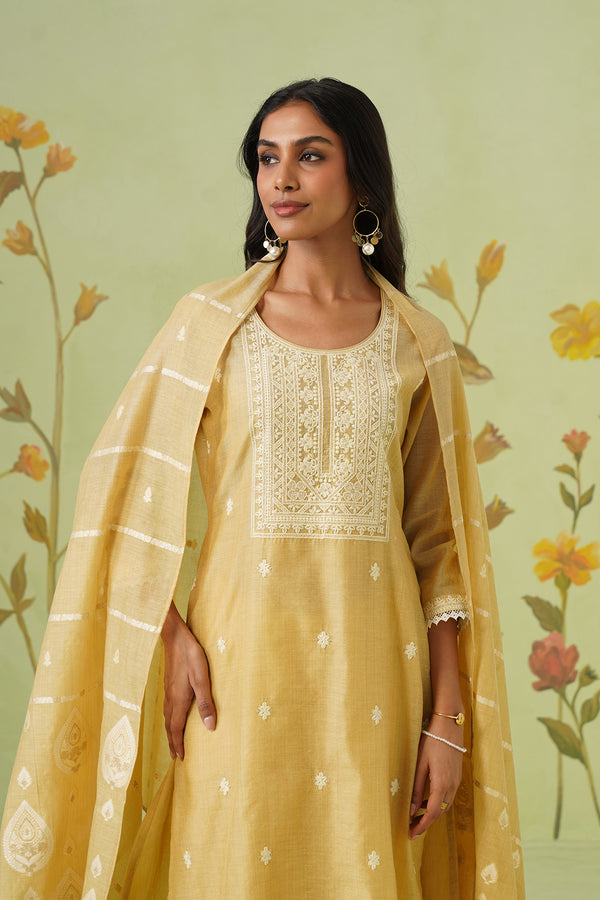 Yellow Straight Kurta Set with Thread Embroidery
