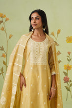 Yellow Straight Kurta Set with Thread Embroidery